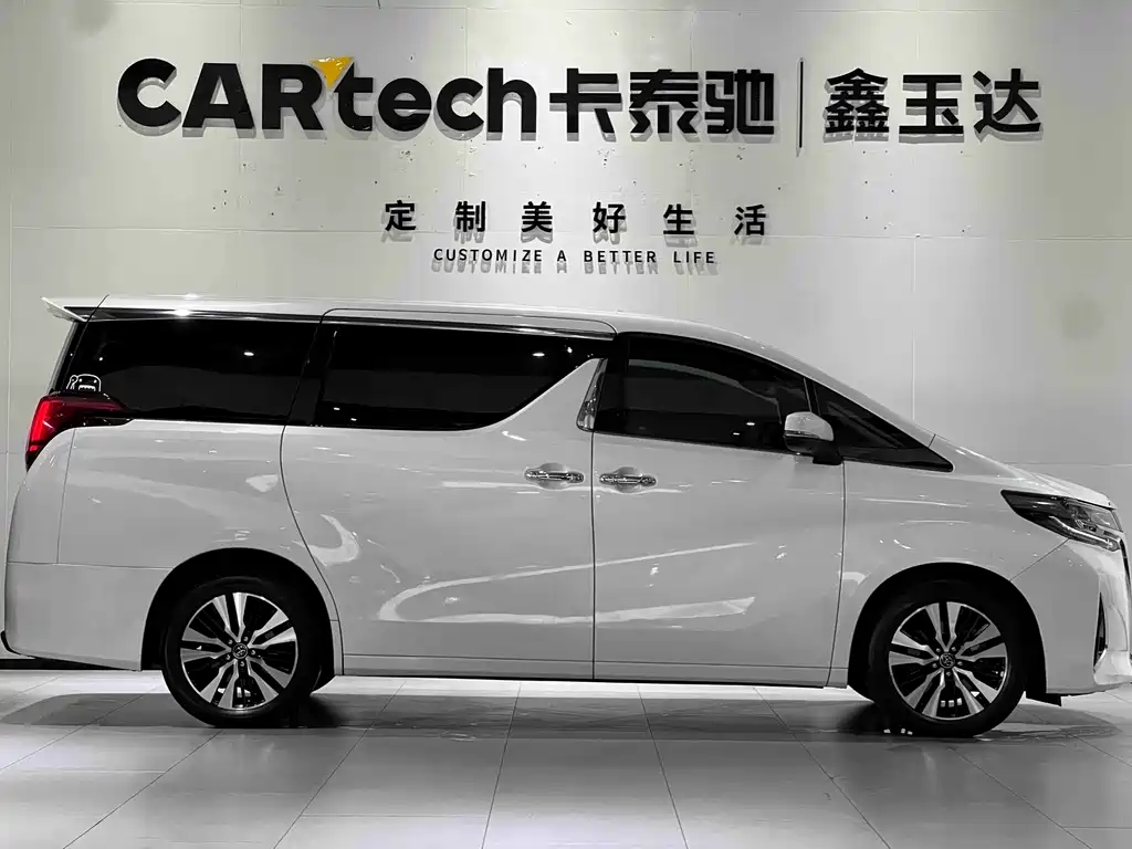 Toyota Alphard — фото 5