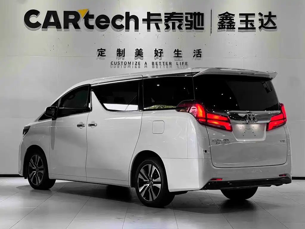 Toyota Alphard — фото 6
