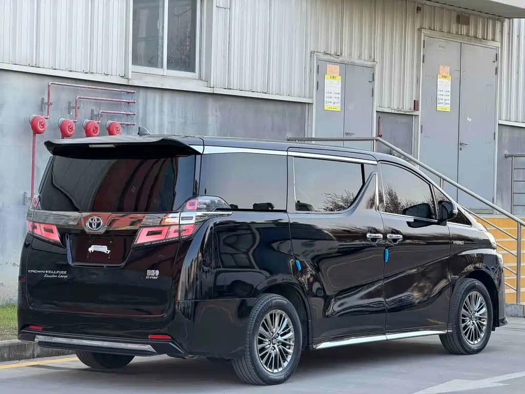 Toyota Vellfire — фото 15