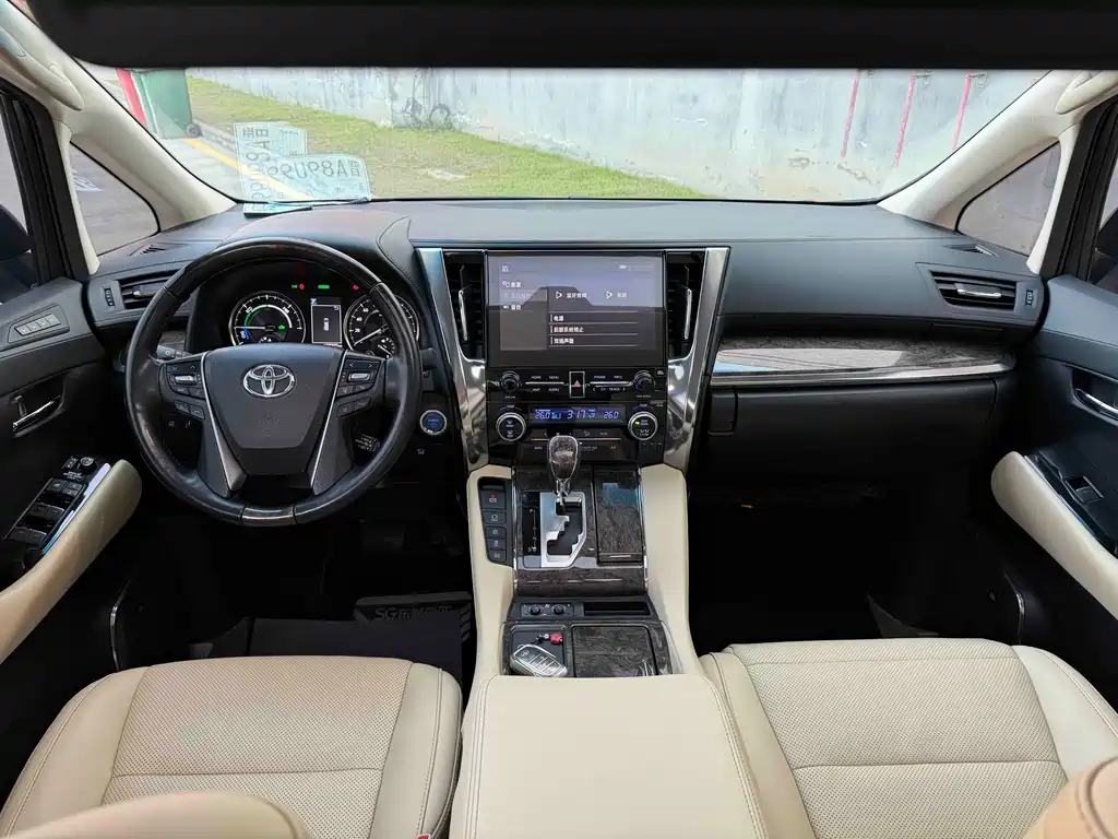 Toyota Vellfire — фото 5
