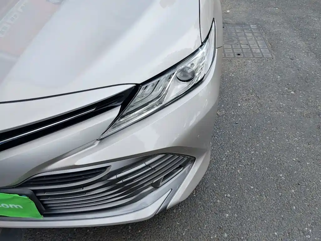 Toyota Camry — фото 24