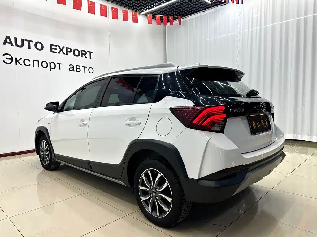 Toyota Yaris L — фото 6