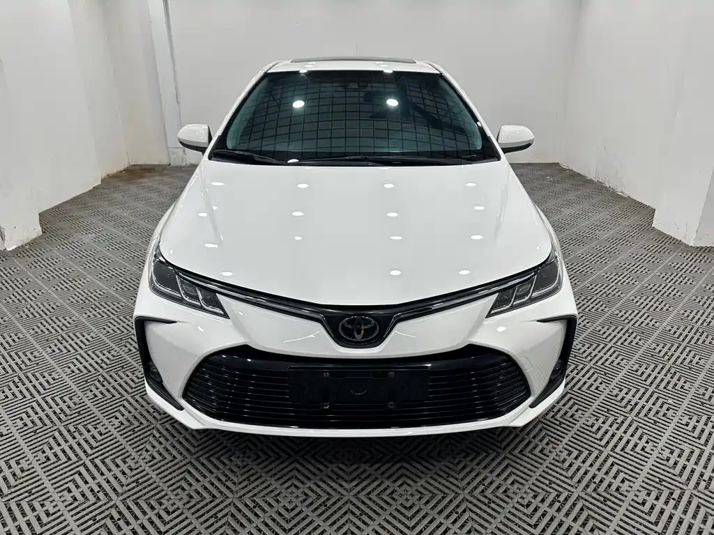 Toyota Corolla — фото 2