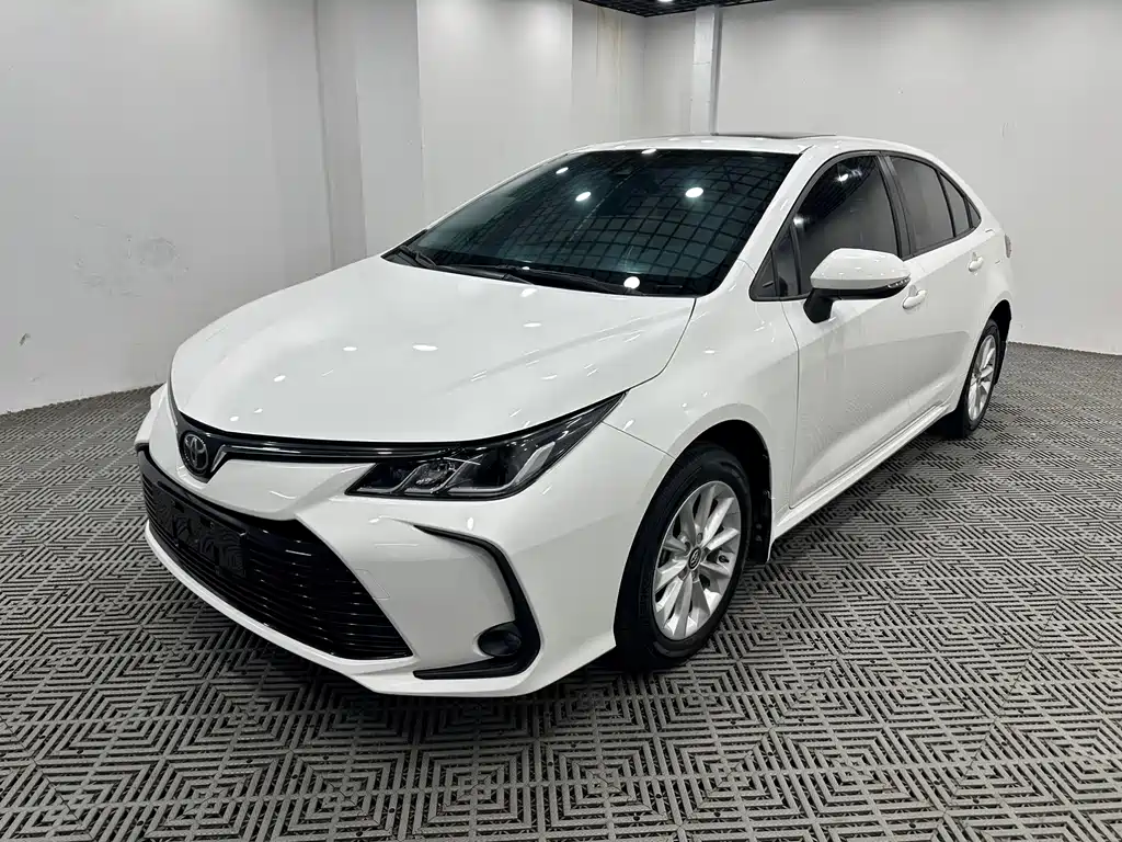 Toyota Corolla — фото 3