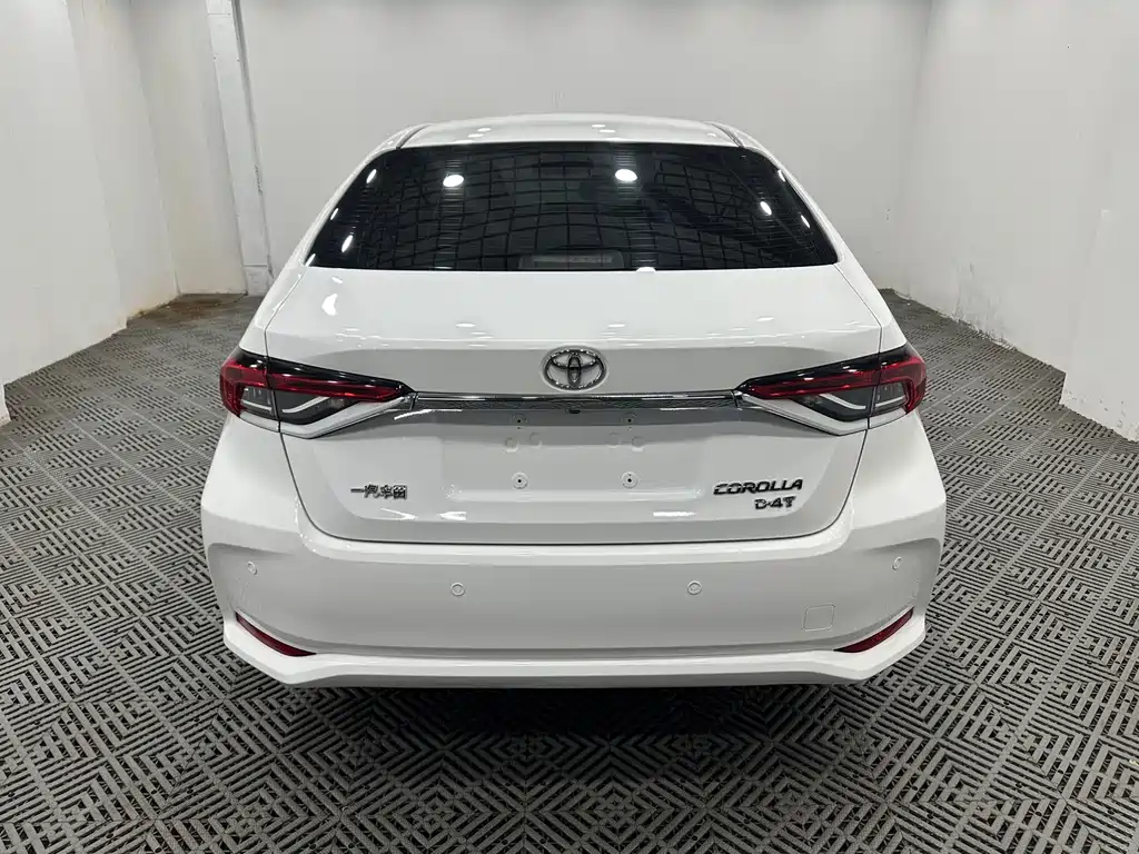 Toyota Corolla — фото 8