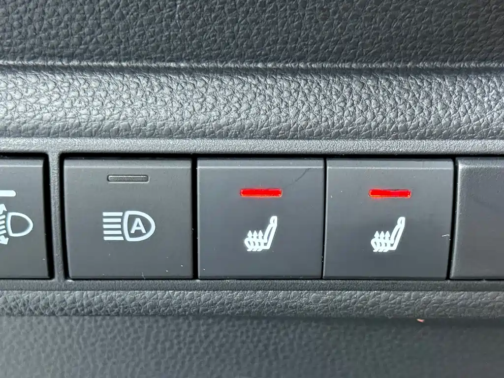 Toyota Corolla — фото 5