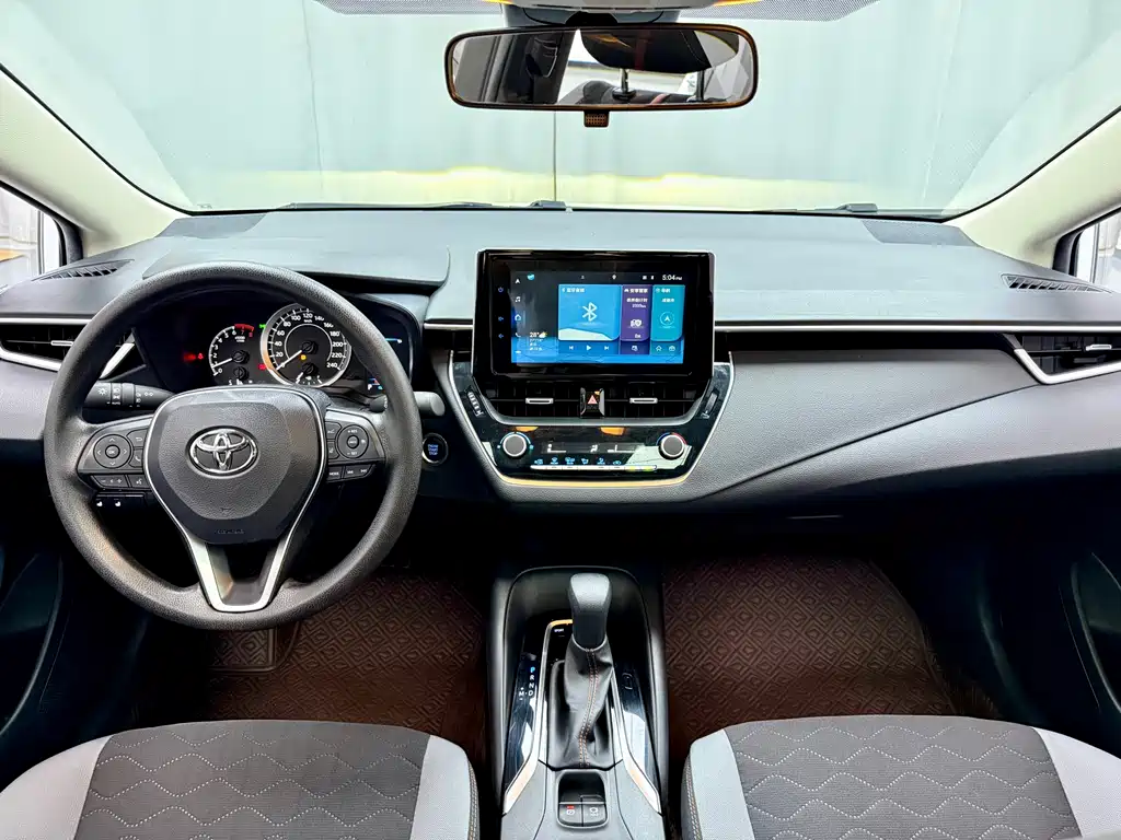 Toyota Corolla — фото 8