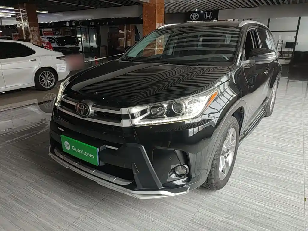 Toyota Highlander — фото 2