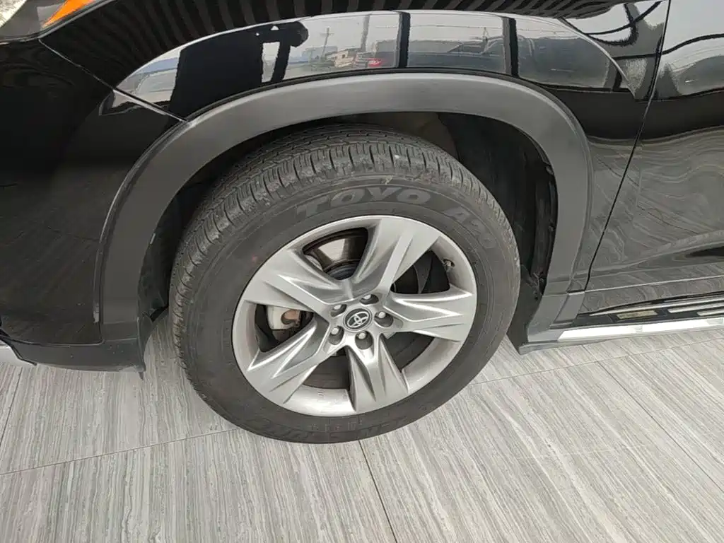 Toyota Highlander — фото 23