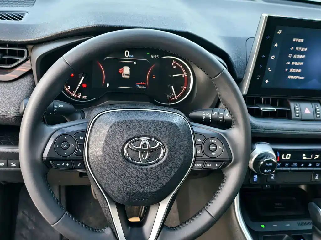 Toyota RAV4 — фото 13