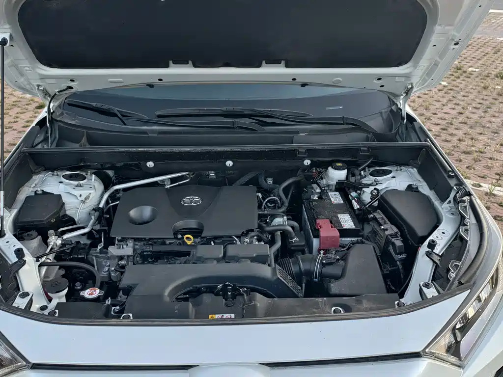 Toyota RAV4 — фото 23
