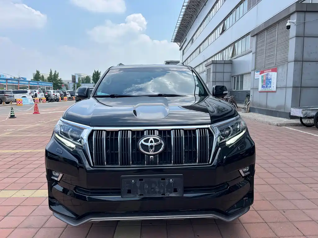 Toyota Prado — фото 2
