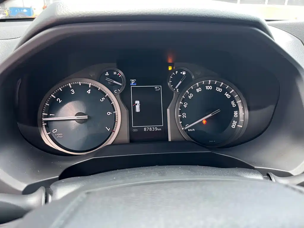 Toyota Prado — фото 11