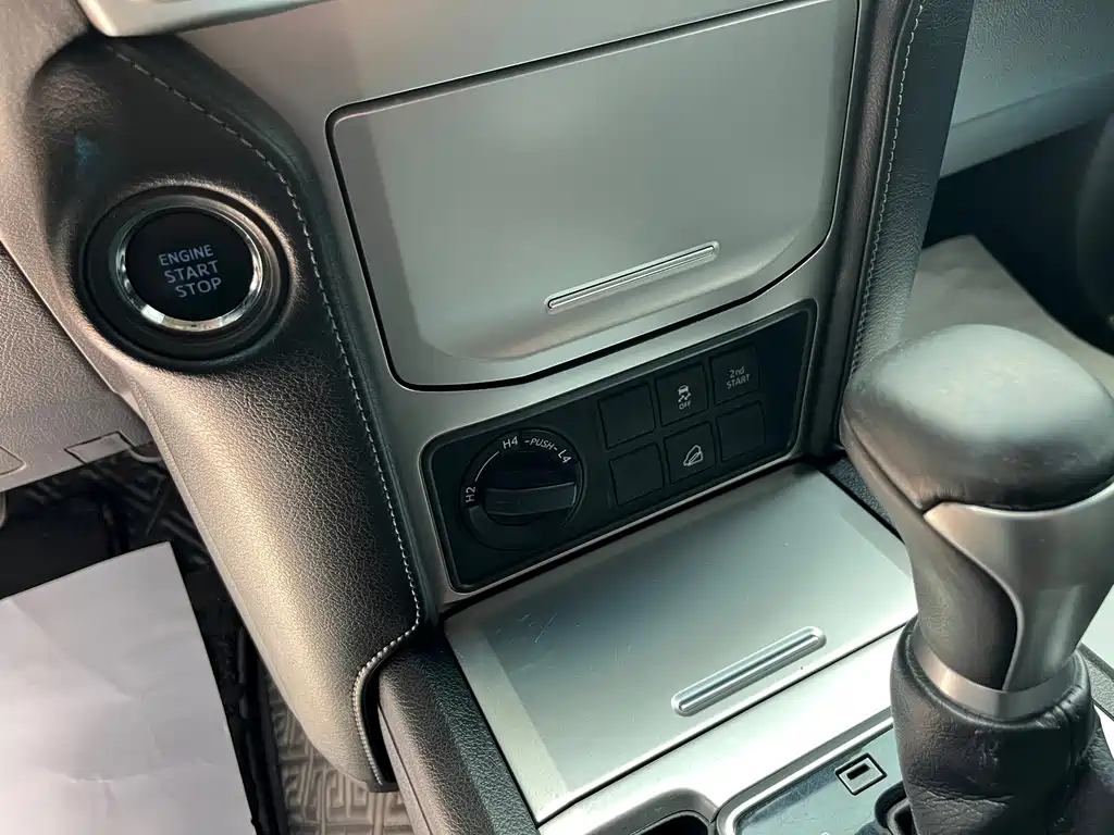 Toyota Prado — фото 14