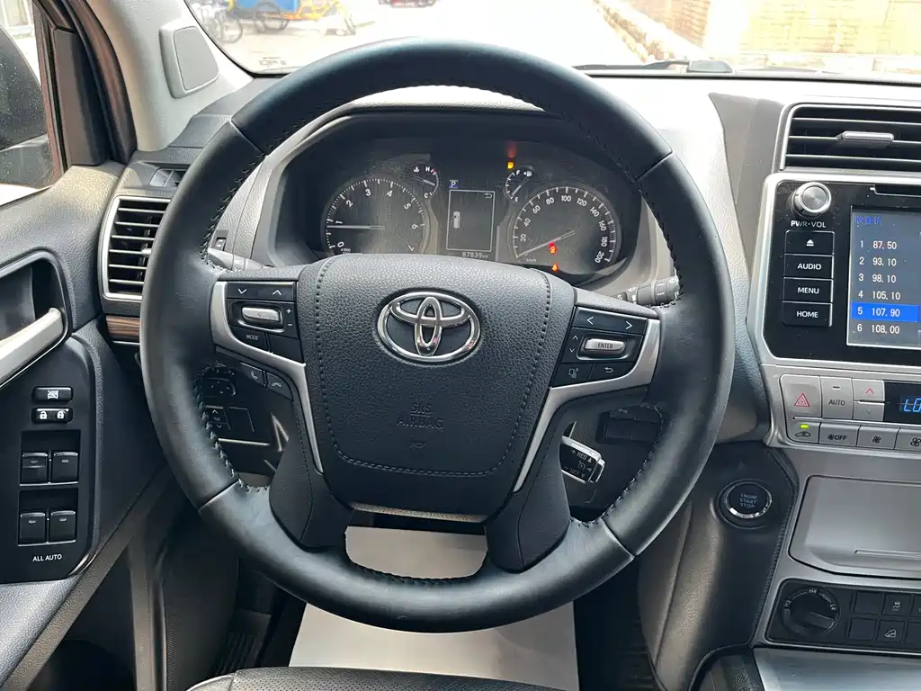 Toyota Prado — фото 20