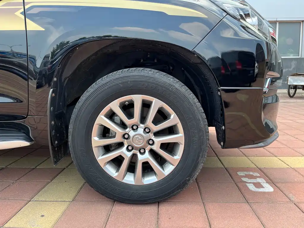Toyota Prado — фото 23