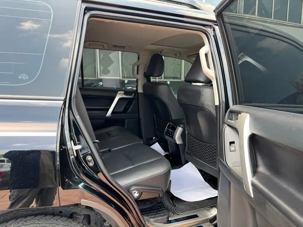 Toyota Prado — фото 28