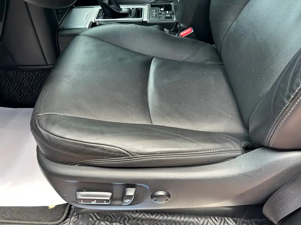 Toyota Prado — фото 10