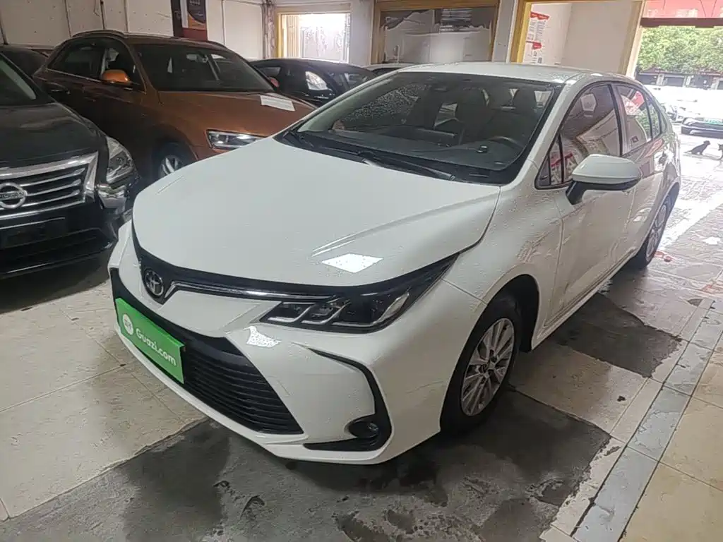 Toyota Corolla — фото 2