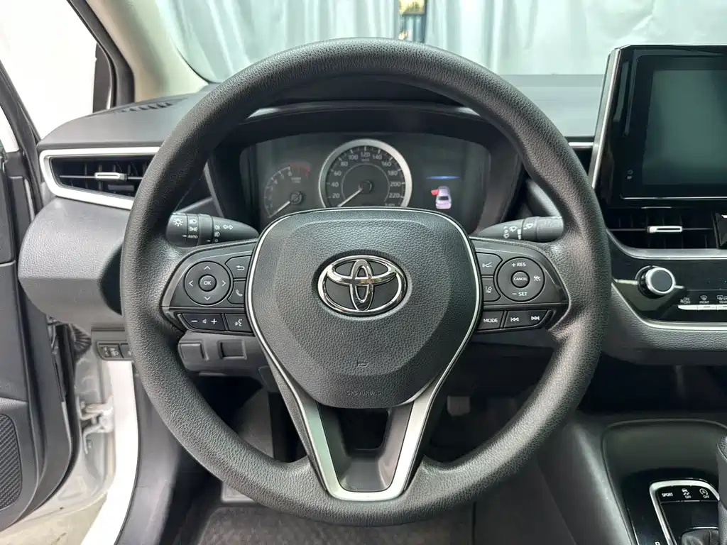 Toyota Corolla — фото 7