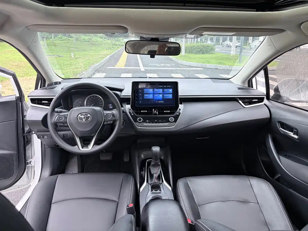 Toyota Corolla — фото 13