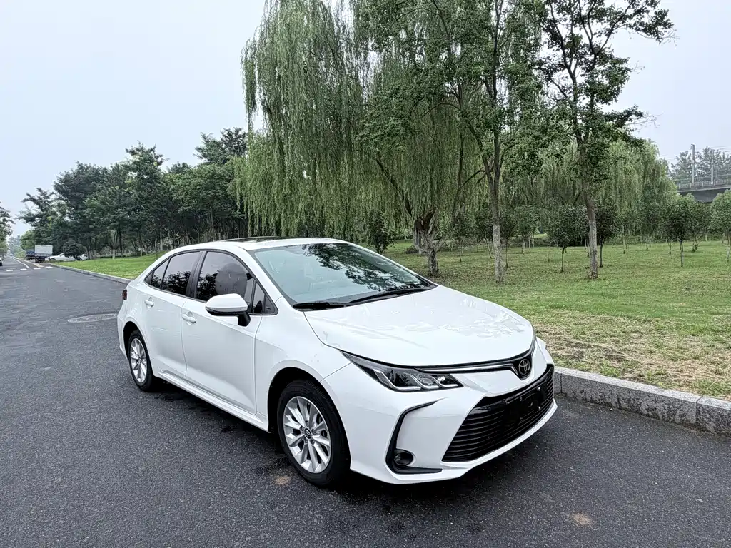 Toyota Corolla — фото 3