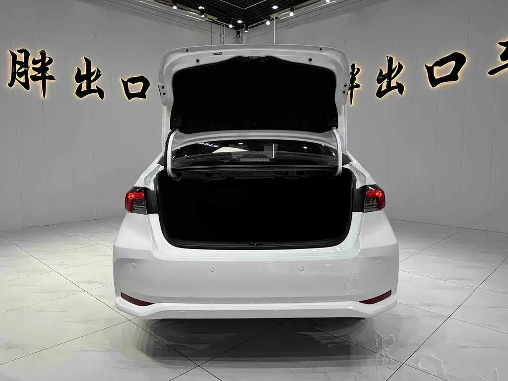 Toyota Corolla — фото 15