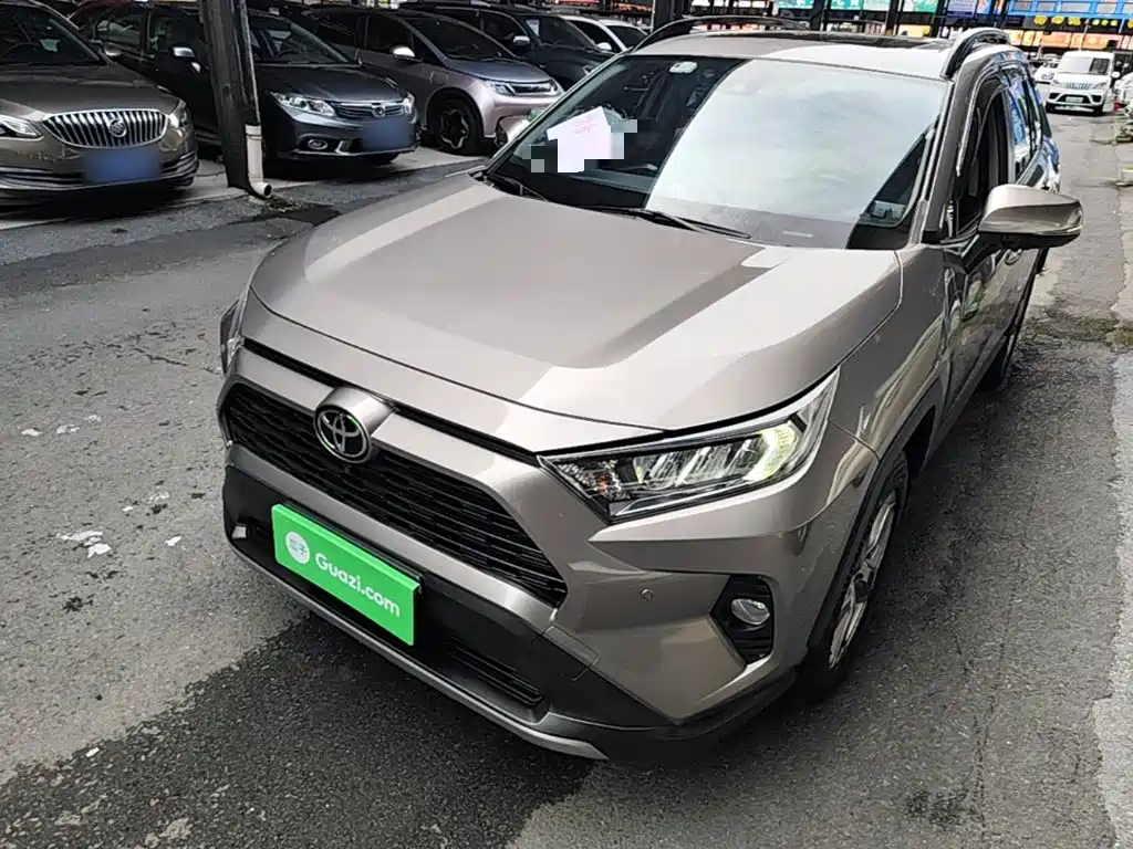 Toyota RAV4 — фото 2