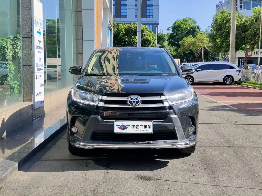 Toyota Highlander — фото 2