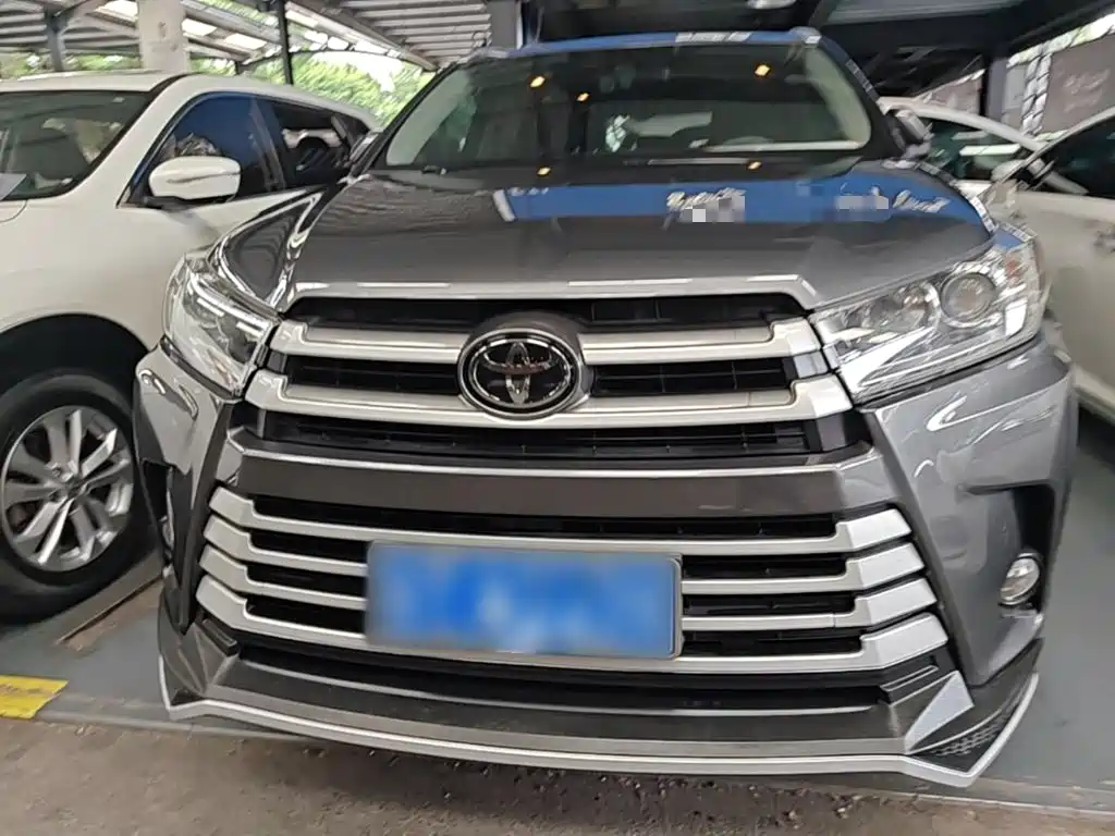 Toyota Highlander — фото 3