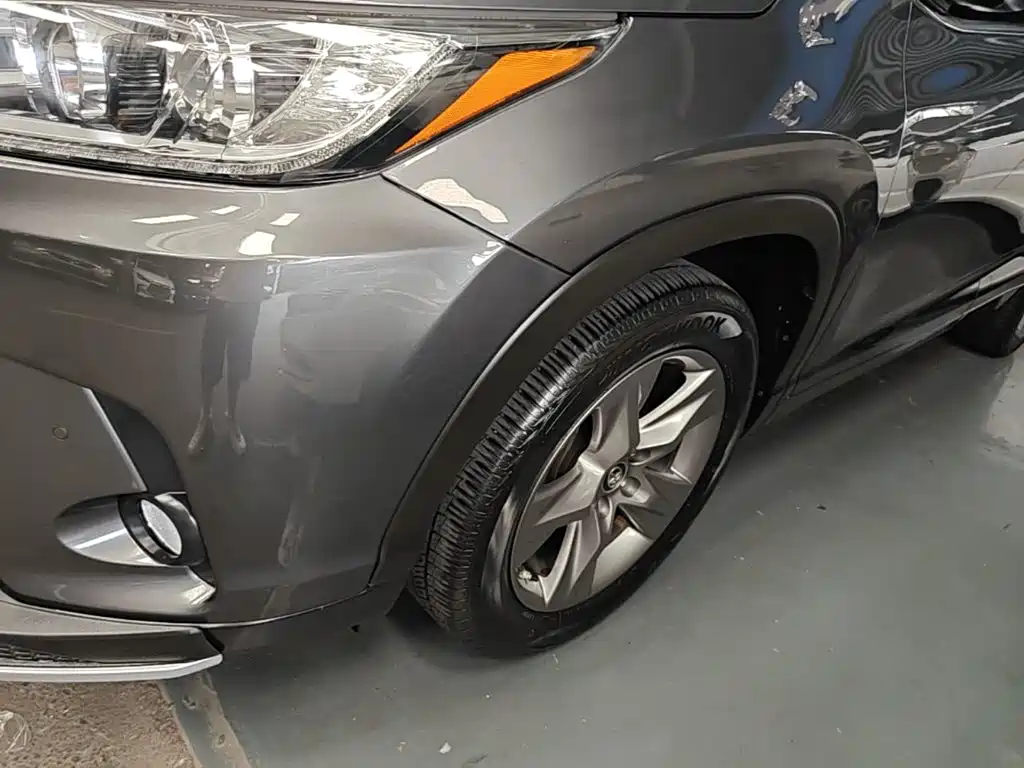 Toyota Highlander — фото 23
