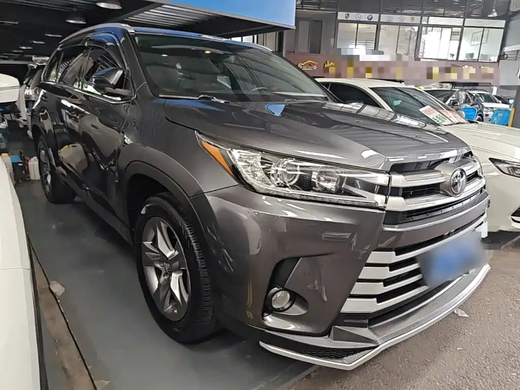 Toyota Highlander — фото 4