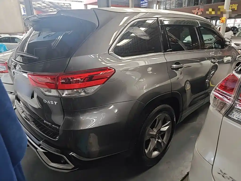 Toyota Highlander — фото 7