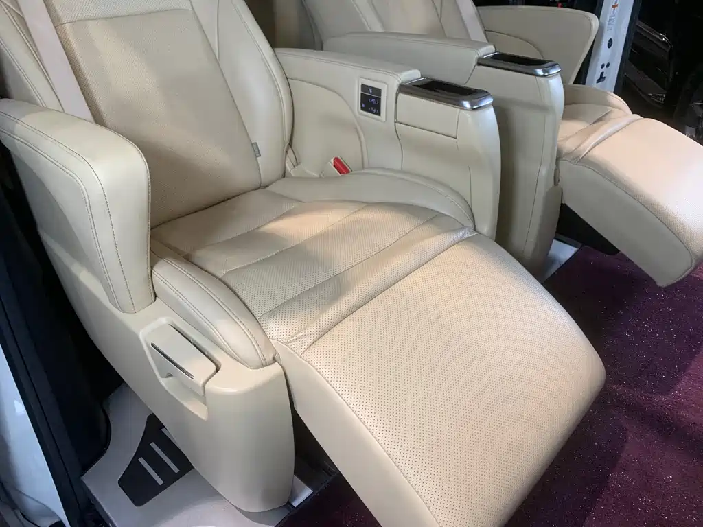 Toyota Alphard — фото 15