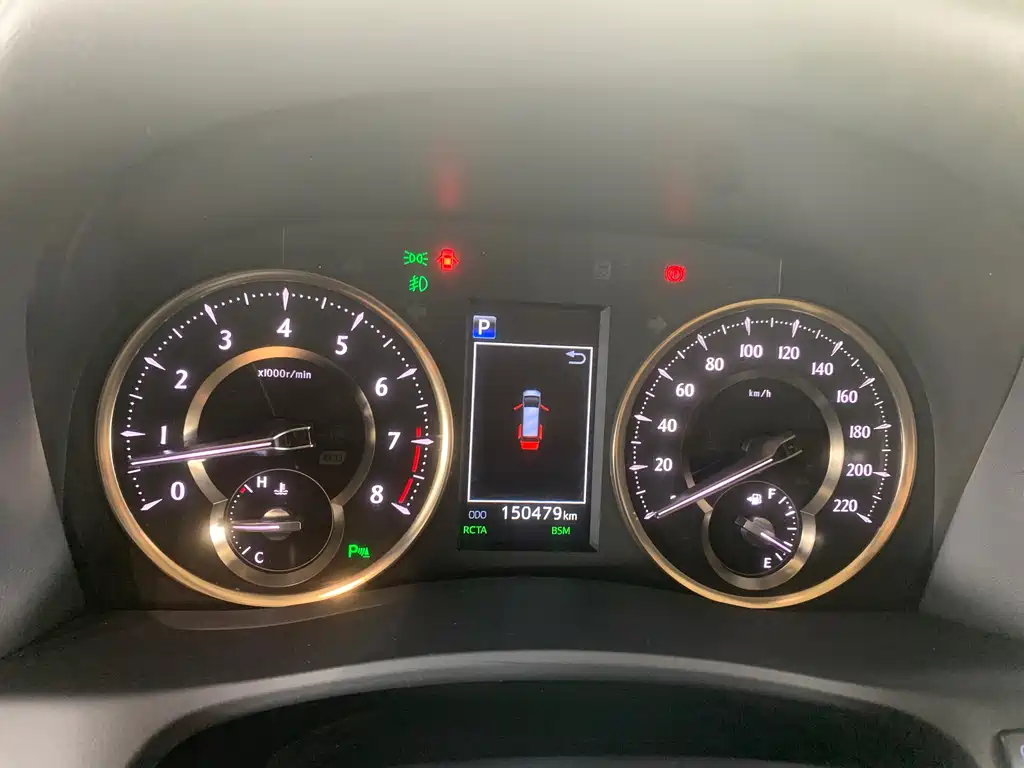 Toyota Alphard — фото 23