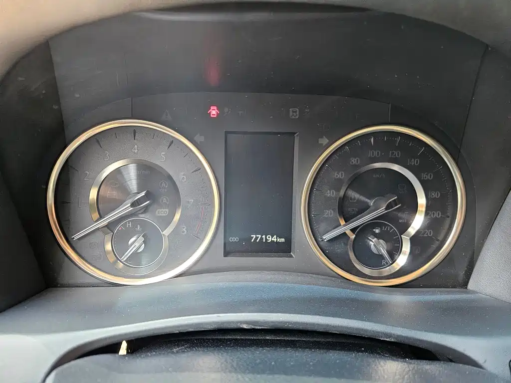 Toyota Alphard — фото 7