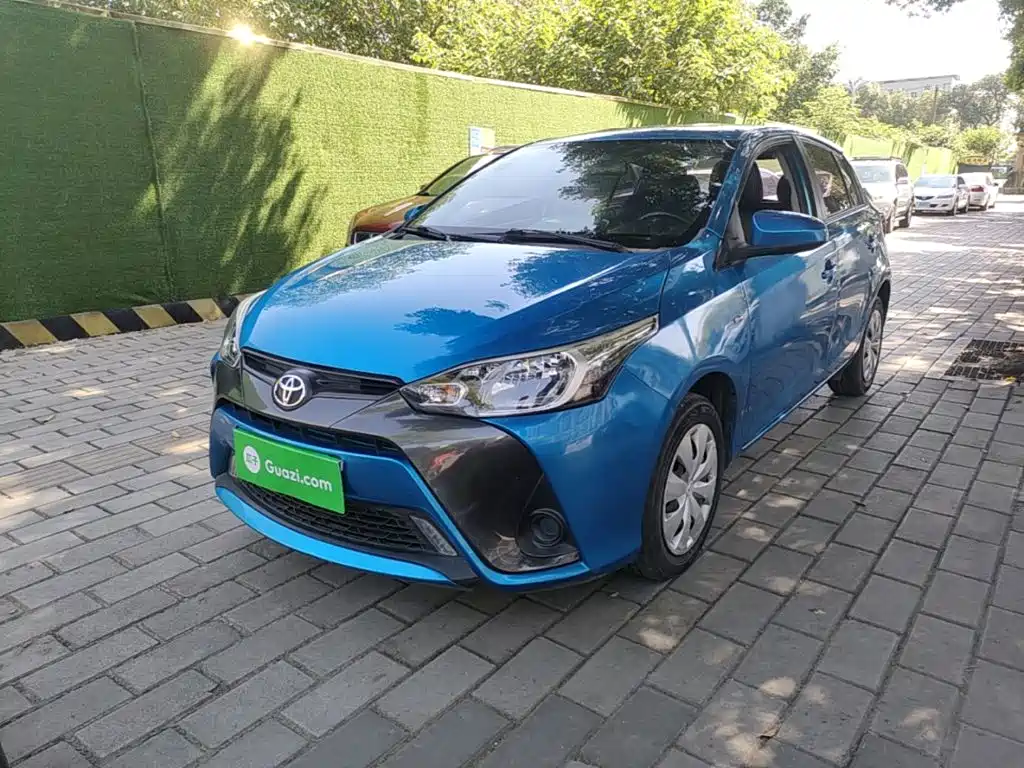 Toyota Yaris L — фото 2