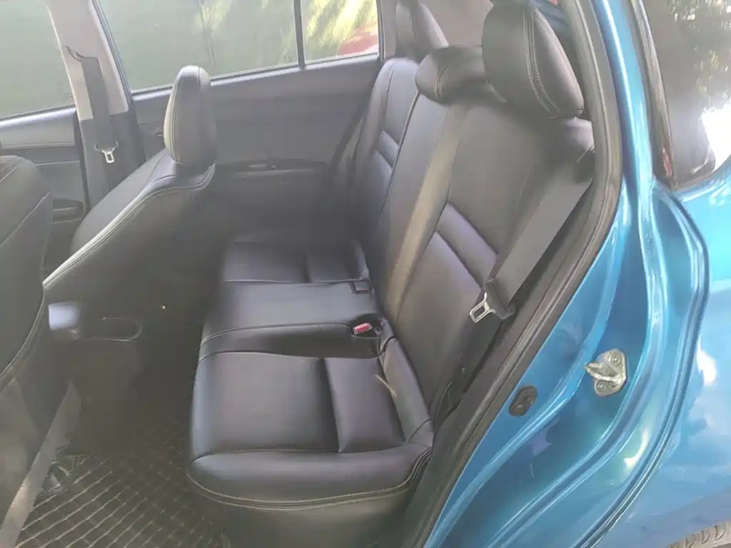 Toyota Yaris L — фото 17
