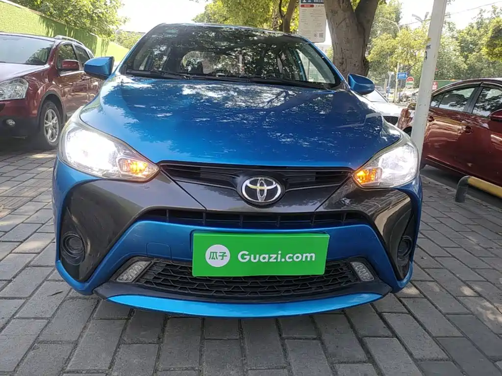 Toyota Yaris L — фото 3