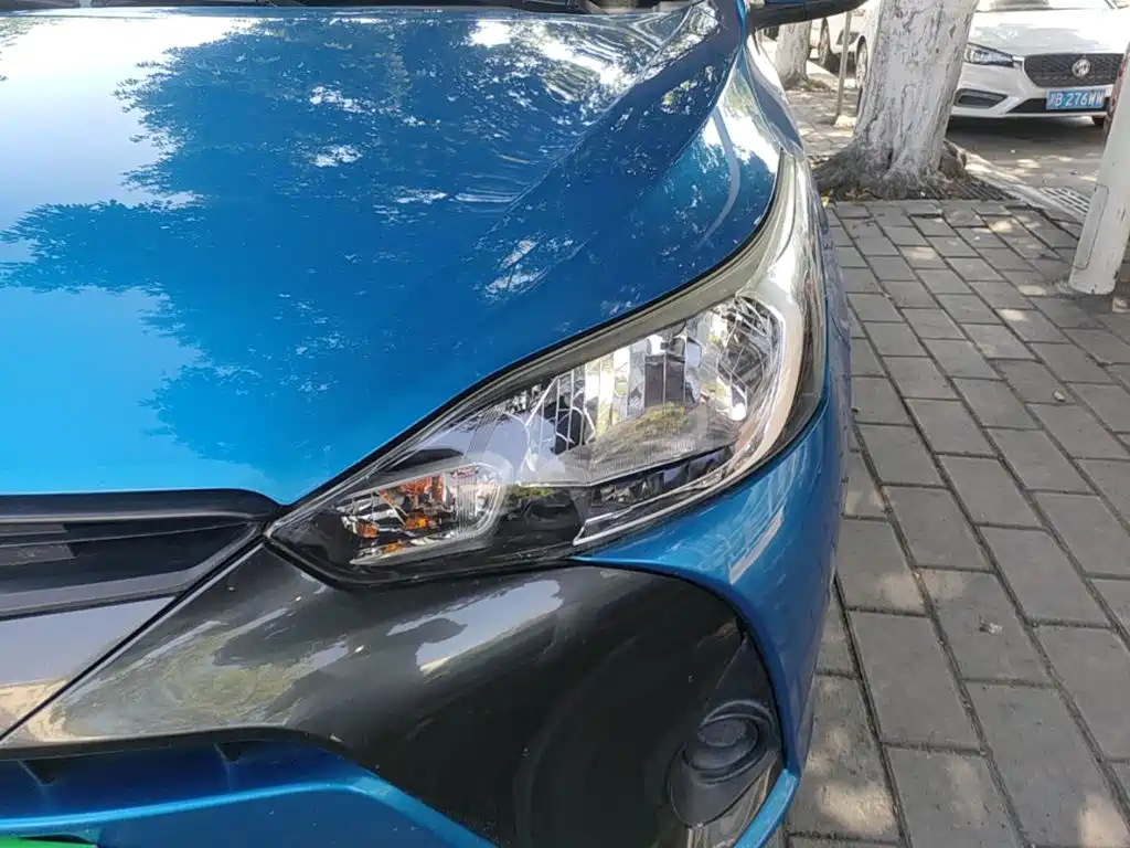 Toyota Yaris L — фото 24
