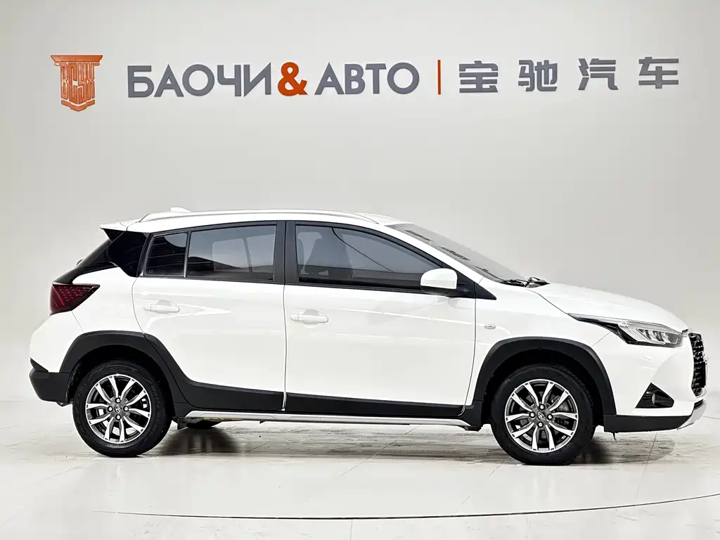 Toyota Yaris L — фото 7