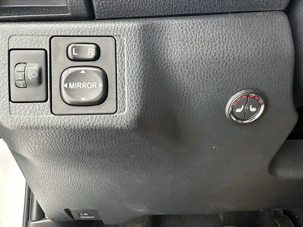 Toyota Yaris L — фото 13