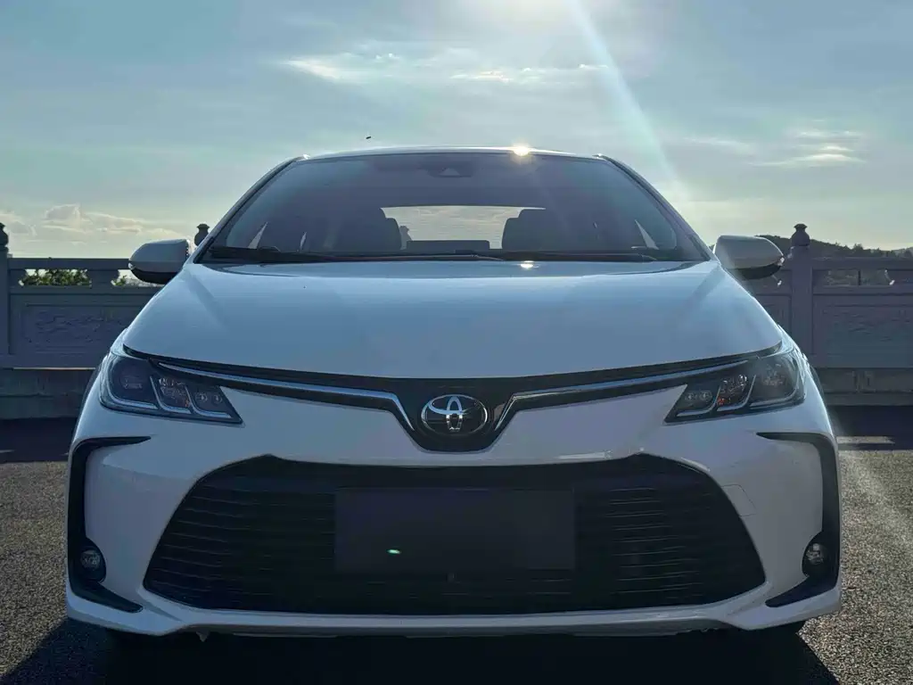 Toyota Corolla — фото 2