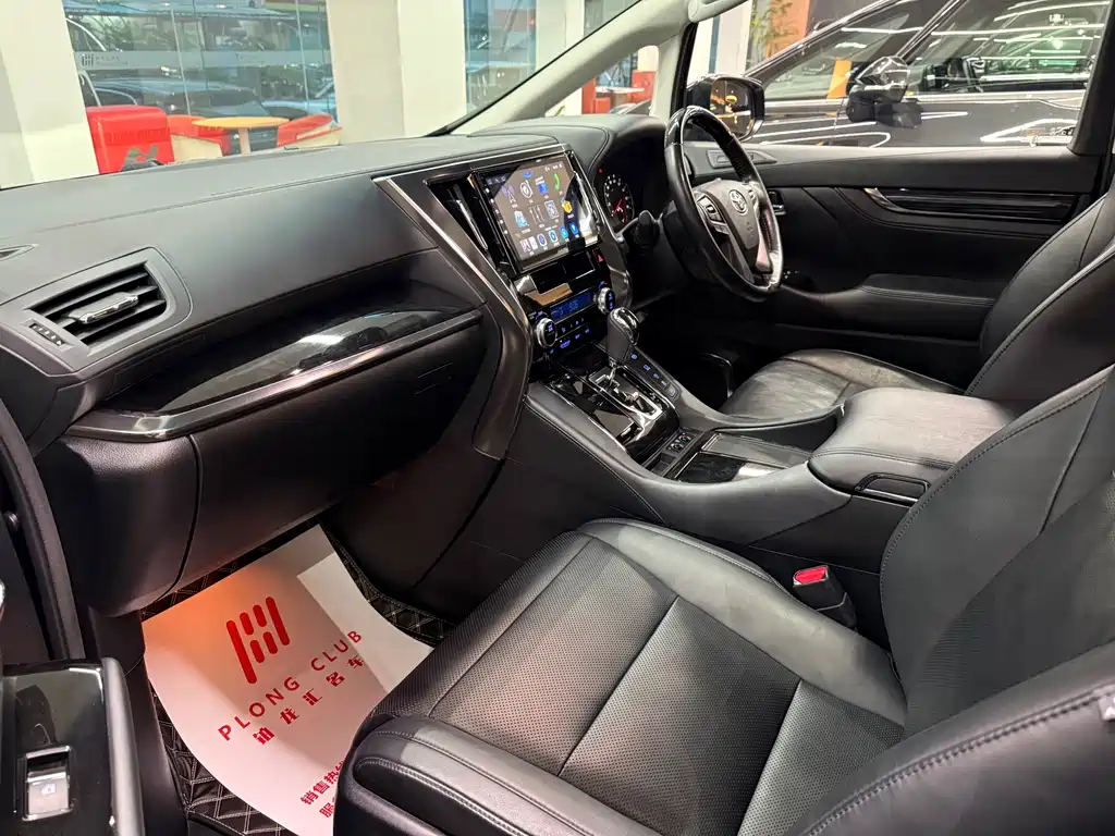 Toyota Alphard — фото 6