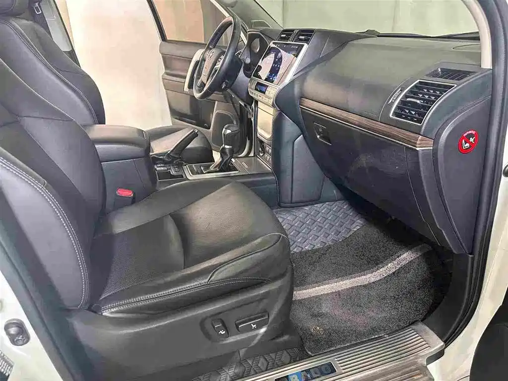 Toyota Prado — фото 13