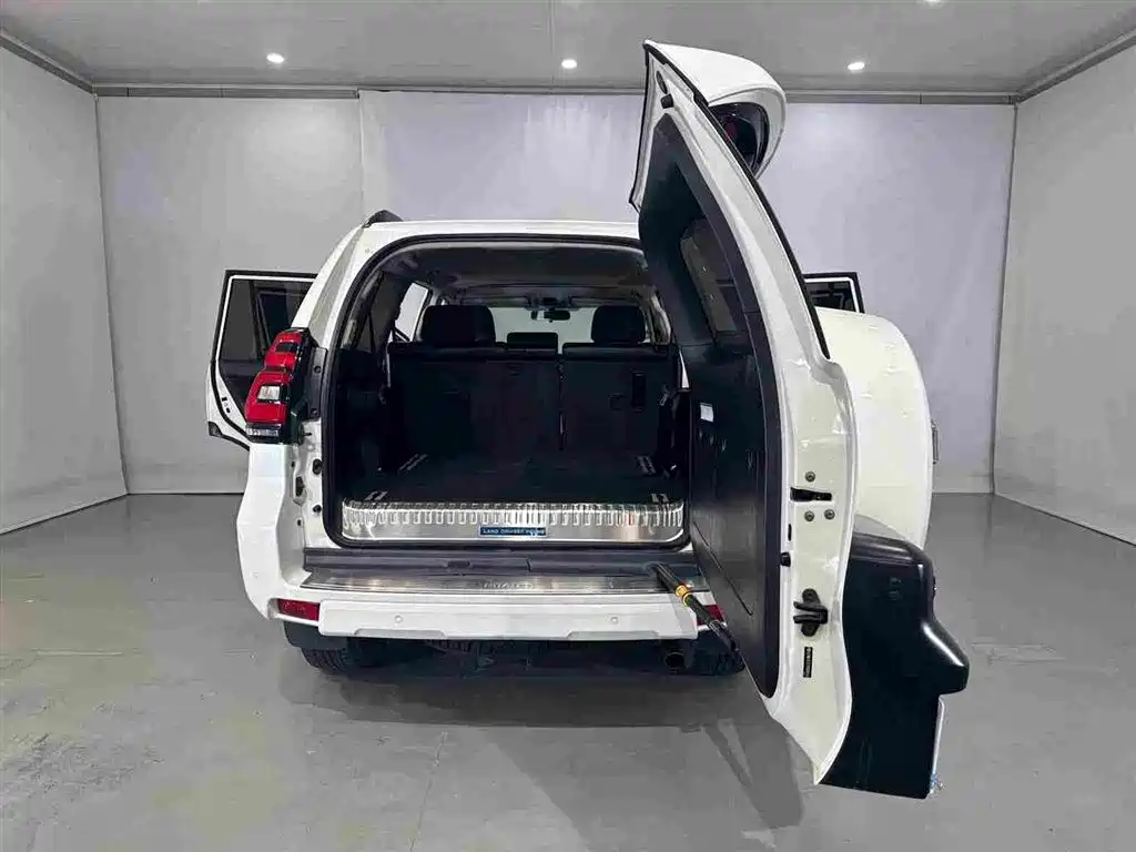 Toyota Prado — фото 18