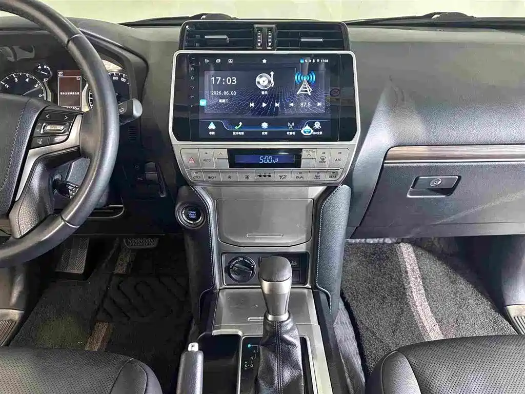 Toyota Prado — фото 10