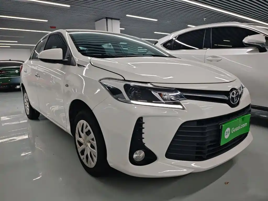 Toyota Vios — фото 4