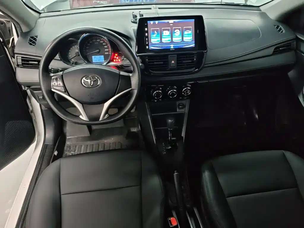 Toyota Vios — фото 10
