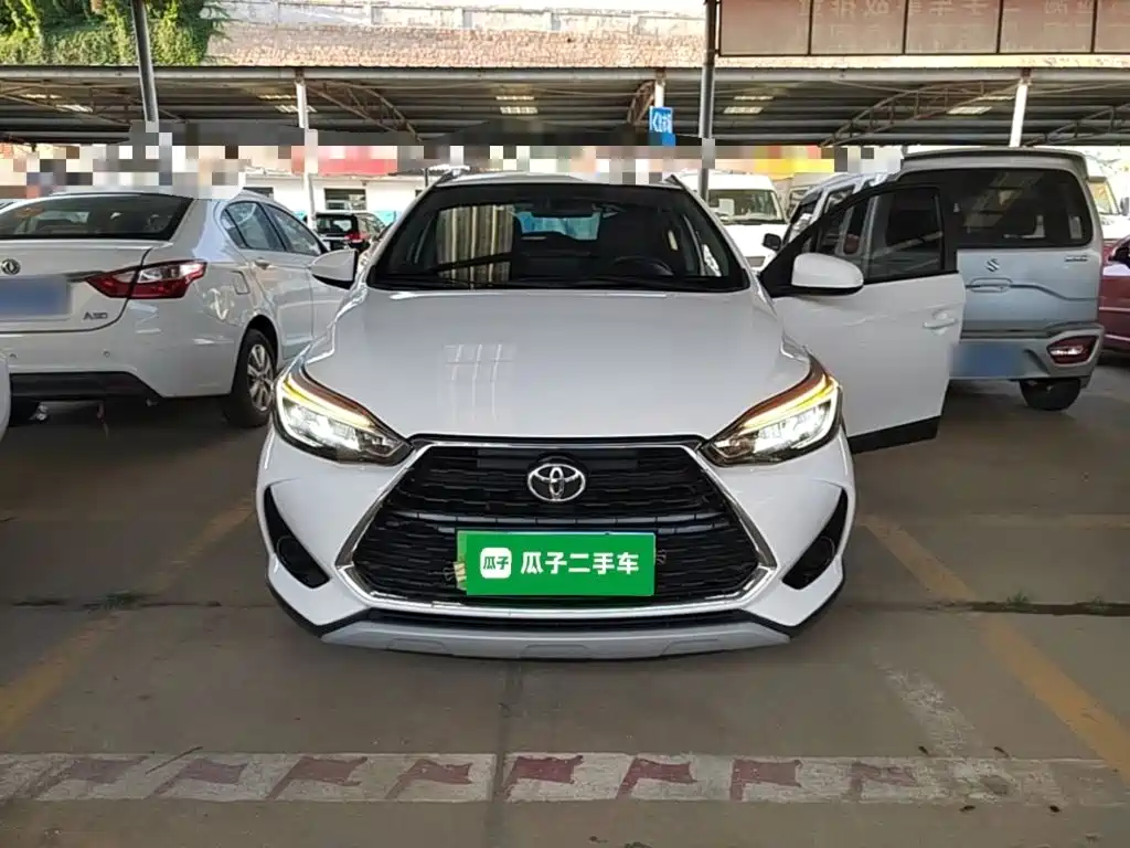 Toyota Yaris L — фото 3